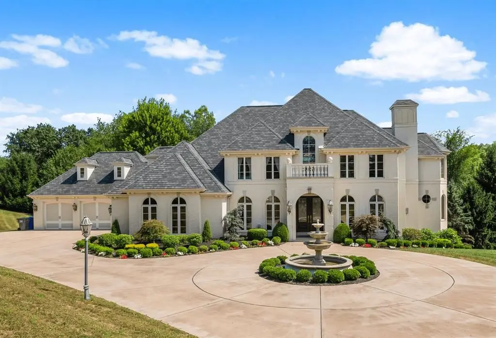 108 Carriage Hill DRIVE