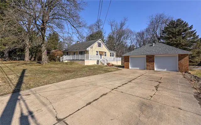 108 Maude Davis Ln gallery image 4