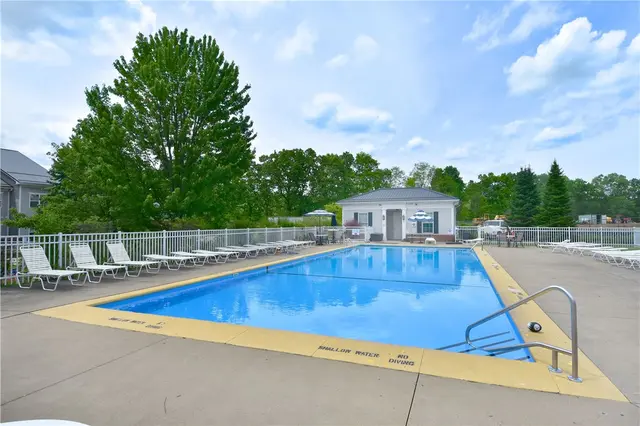 108 Sonie Dr gallery image 6