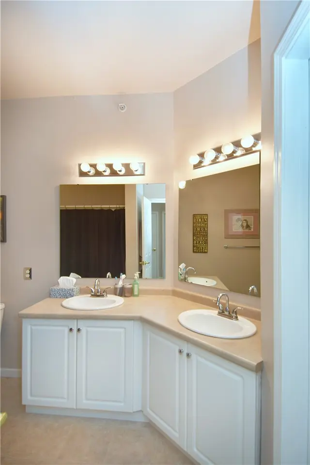 108 Sonie Dr gallery image 10