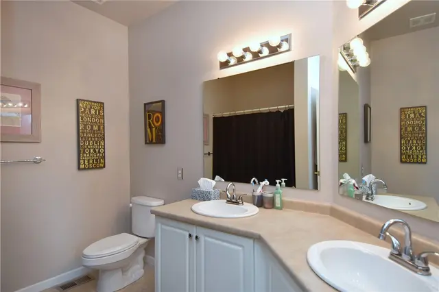 108 Sonie Dr gallery image 17