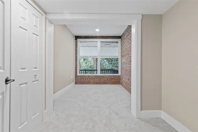 1082 North Boundary gallery image 6