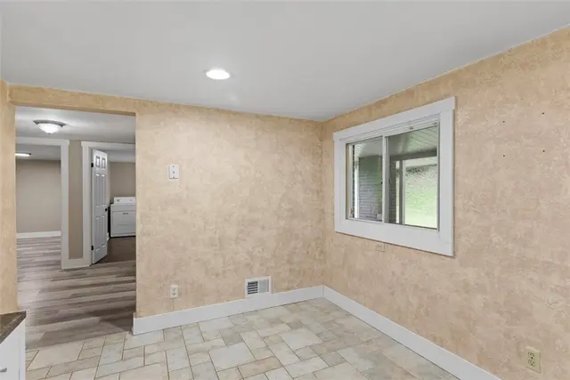 1082 North Boundary gallery image 18