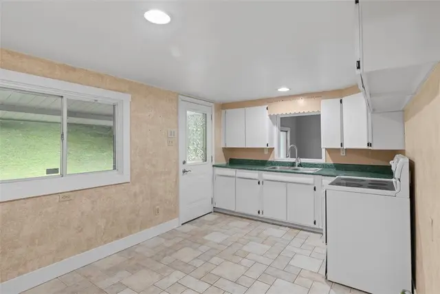 1082 North Boundary gallery image 34