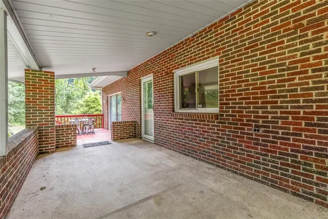 1082 North Boundary gallery image 36