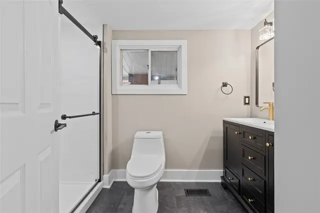 1082 North Boundary gallery image 38