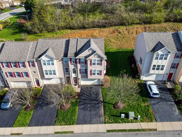 109 Bellefield COURT gallery image 8