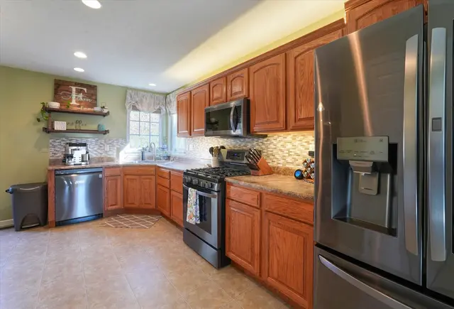109 Bellefield COURT gallery image 15