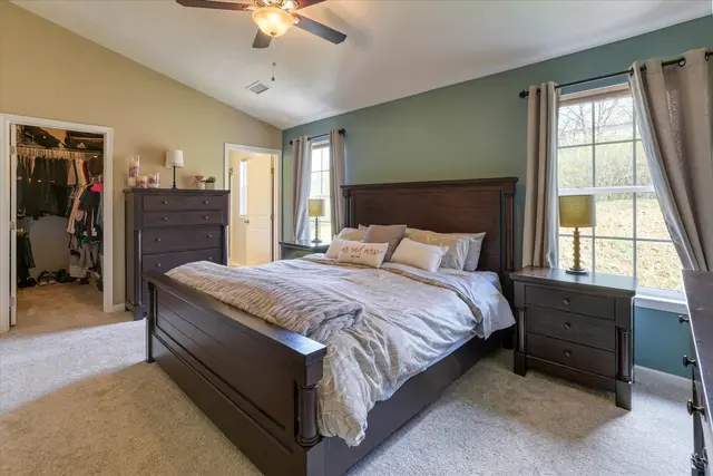 109 Bellefield COURT gallery image 16