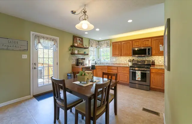 109 Bellefield COURT gallery image 18