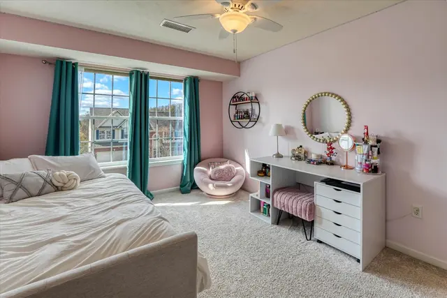 109 Bellefield COURT gallery image 25