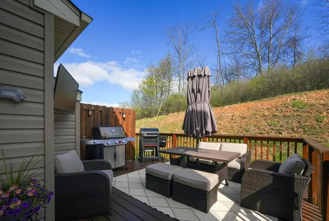 109 Bellefield COURT gallery image 27