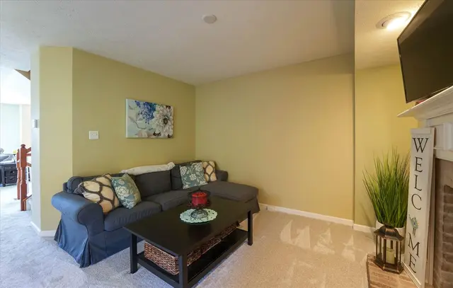 109 Bellefield COURT gallery image 29