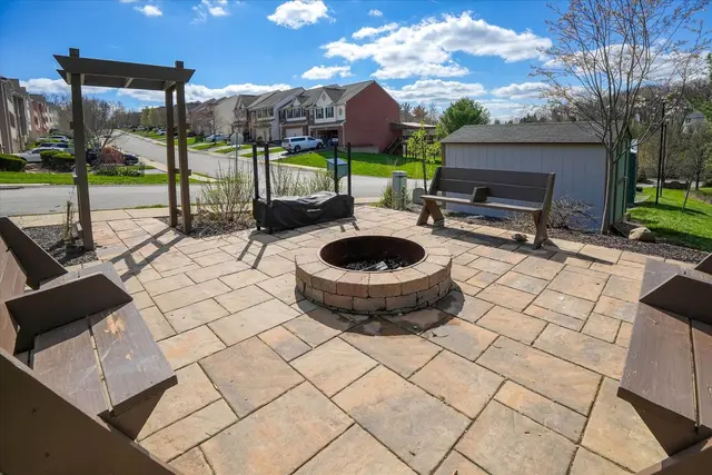 109 Bellefield COURT gallery image 34