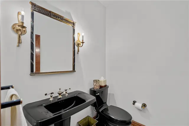 109 Breckenridge Dr gallery image 9