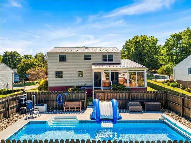 109 Briarwood Ln gallery image 3