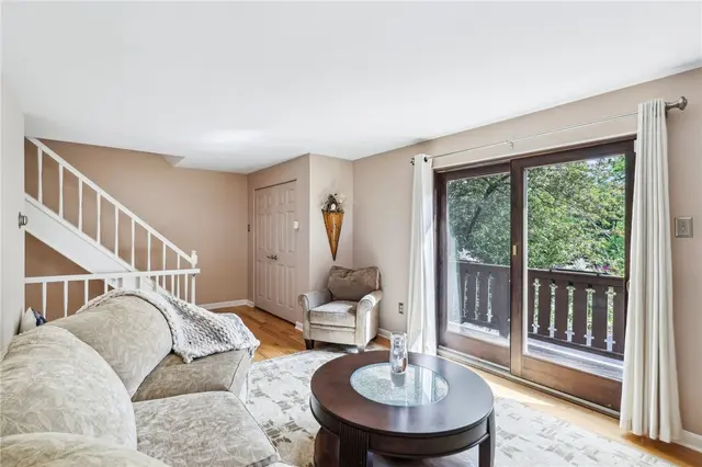 109 Forest Edge Drive gallery image 4