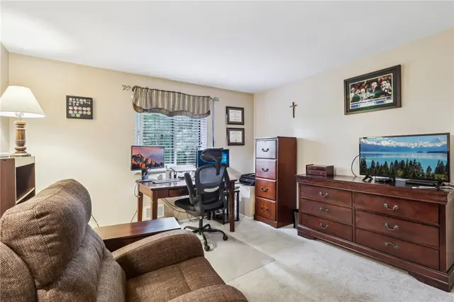 109 Forest Edge Drive gallery image 7