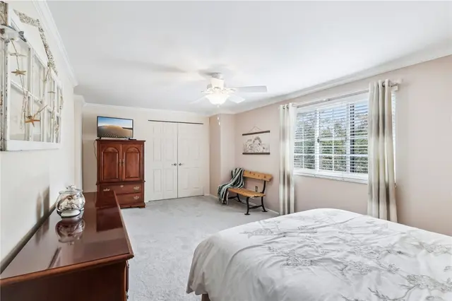 109 Forest Edge Drive gallery image 9