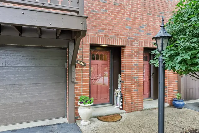 109 Forest Edge Drive gallery image 21