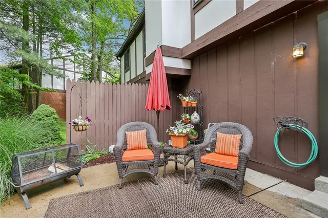 109 Forest Edge Drive gallery image 23