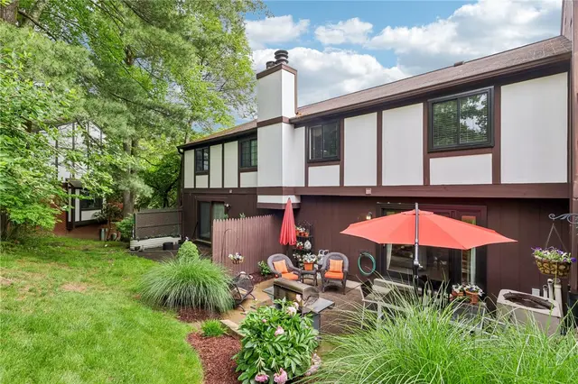 109 Forest Edge Drive gallery image 25
