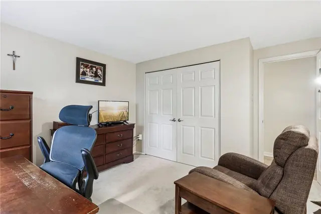 109 Forest Edge Drive gallery image 27