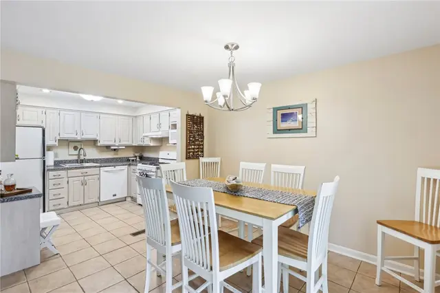 109 Forest Edge Drive gallery image 31