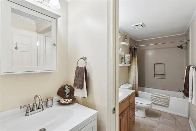 109 Forest Edge Drive gallery image 33