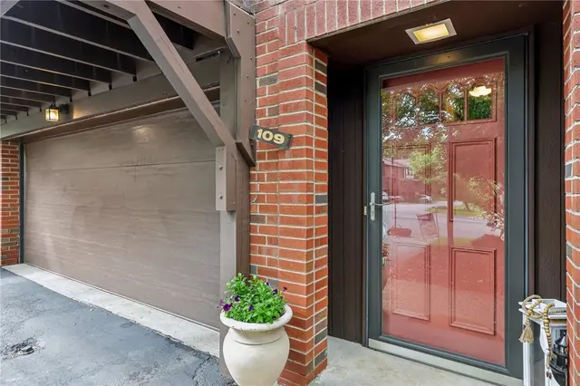 109 Forest Edge Drive gallery image 39