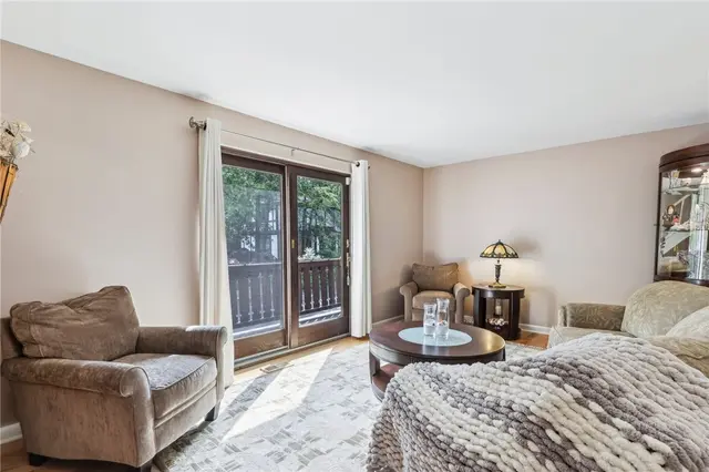 109 Forest Edge Drive gallery image 42