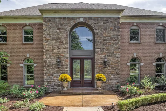 109 Lakeland Dr gallery image 3