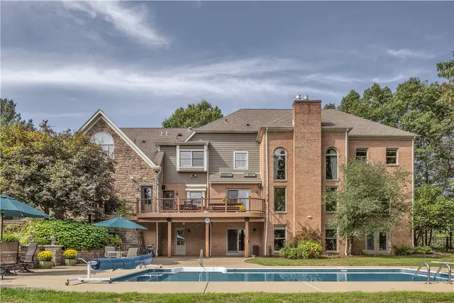 109 Lakeland Dr gallery image 5