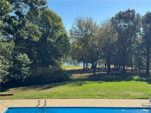 109 Lakeland Dr gallery image 7