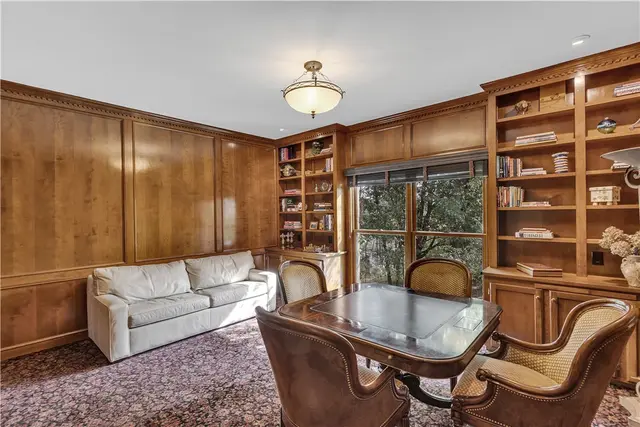 109 Lakeland Dr gallery image 12