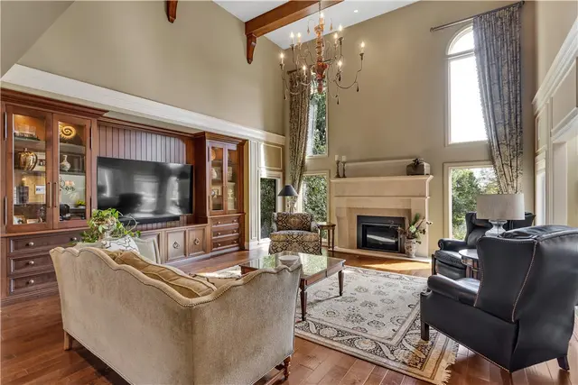 109 Lakeland Dr gallery image 13