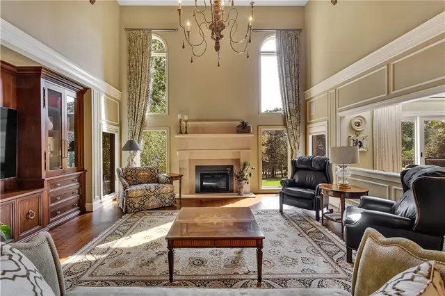 109 Lakeland Dr gallery image 15