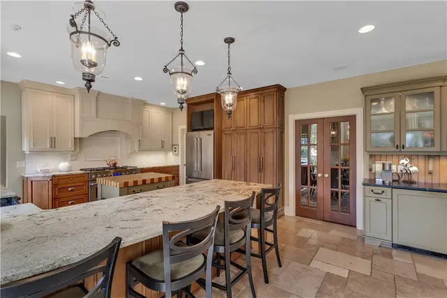 109 Lakeland Dr gallery image 19