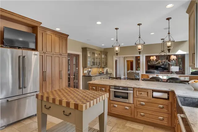109 Lakeland Dr gallery image 20