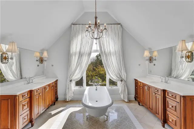 109 Lakeland Dr gallery image 28