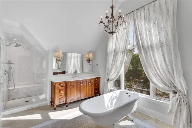 109 Lakeland Dr gallery image 29