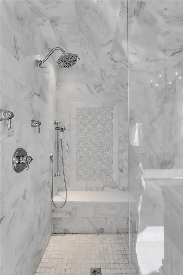 109 Lakeland Dr gallery image 30