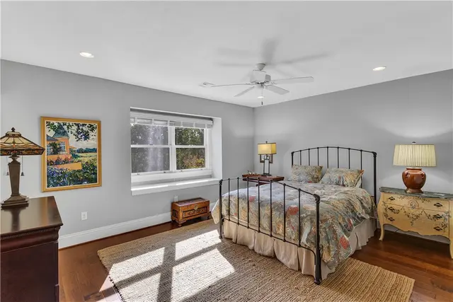 109 Lakeland Dr gallery image 31