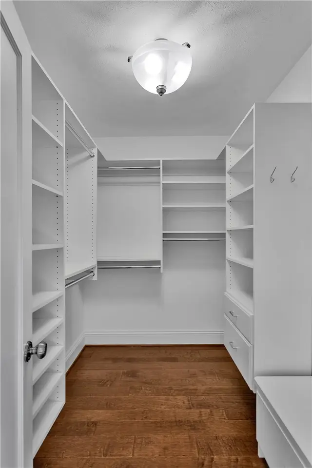 109 Lakeland Dr gallery image 33