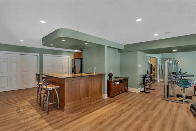 109 Lakeland Dr gallery image 42