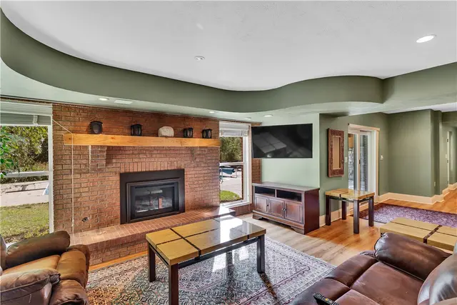 109 Lakeland Dr gallery image 45