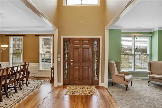 109 Oakview Dr gallery image 6
