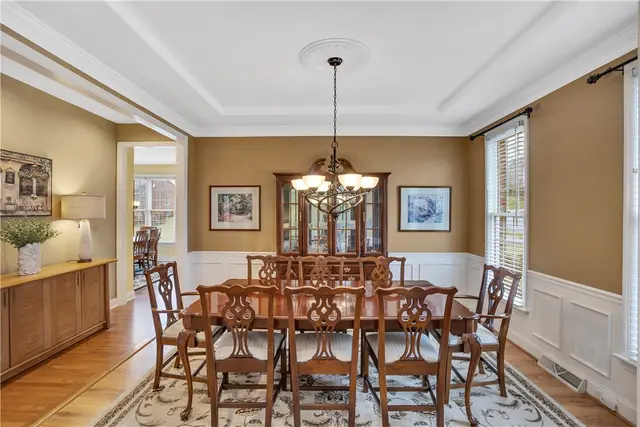 109 Oakview Dr gallery image 7