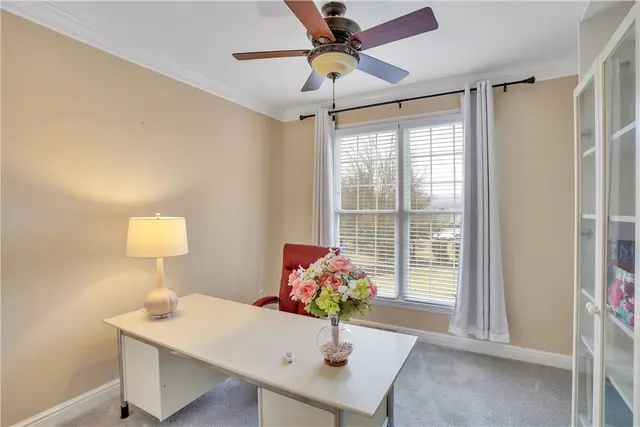 109 Oakview Dr gallery image 11