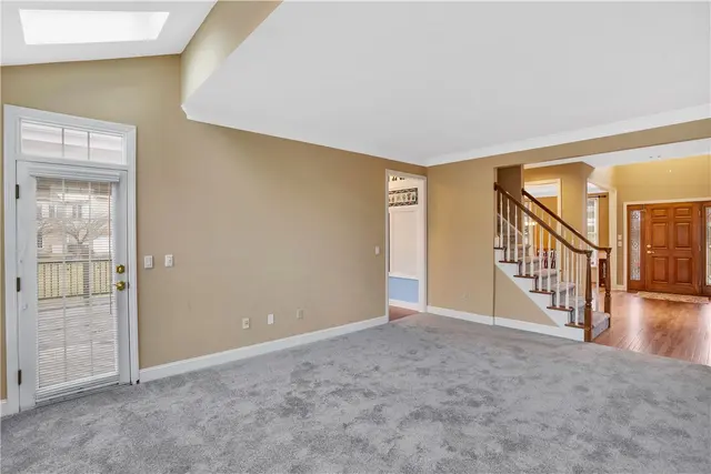 109 Oakview Dr gallery image 13